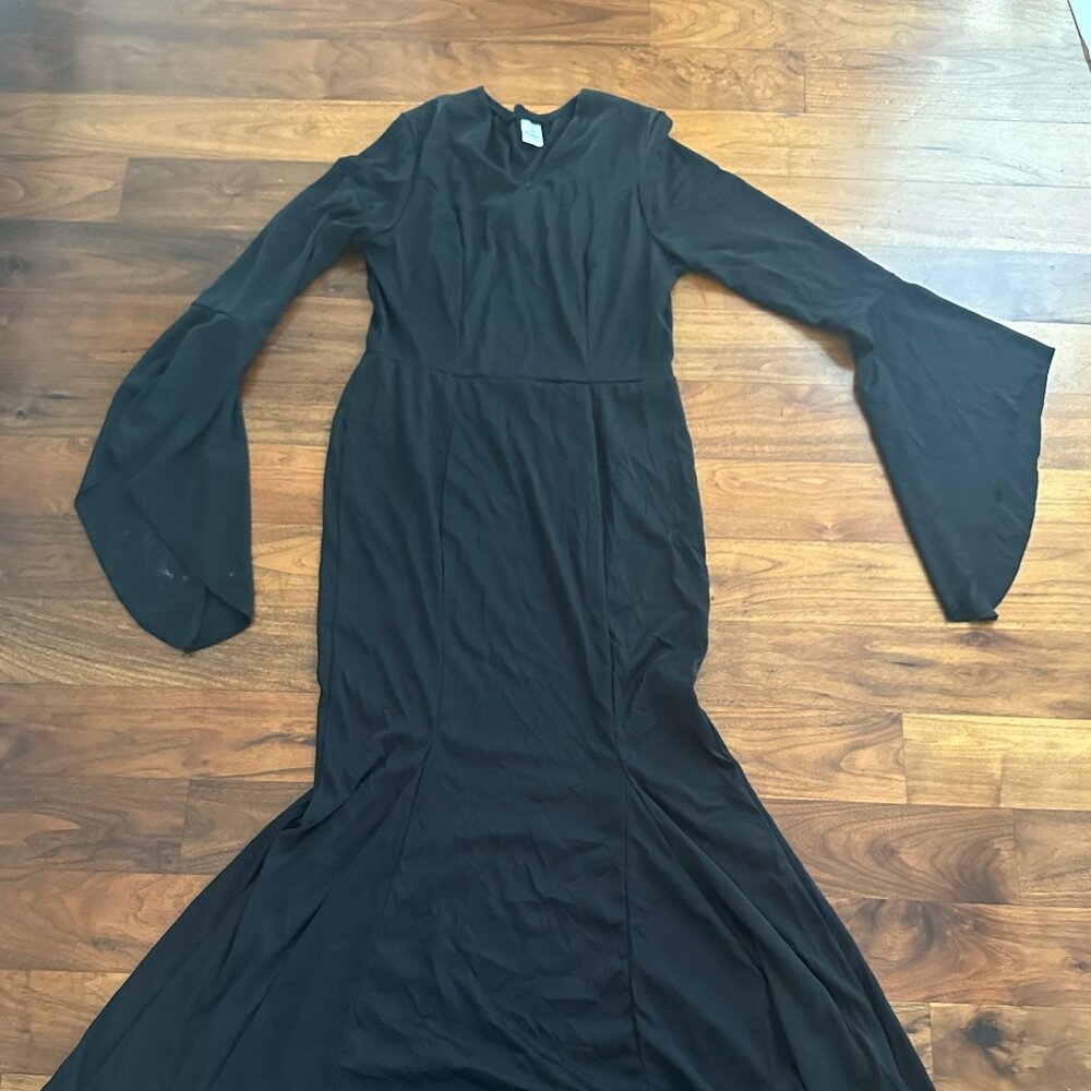 Morticia addams Halloween costume adult
